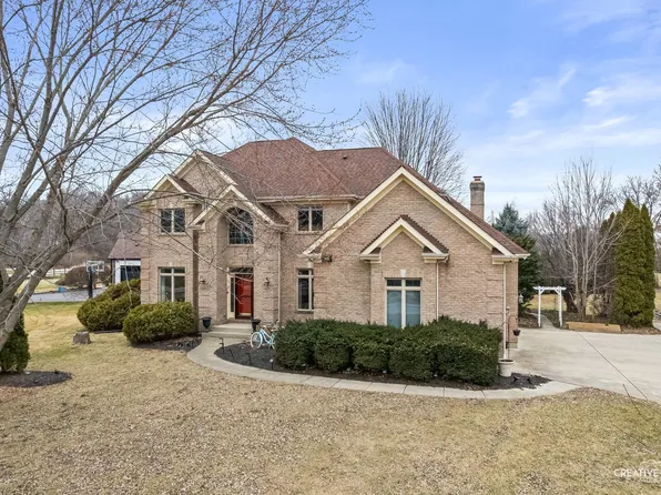 39W796 Dairyherd Ln, Saint Charles, IL 60175