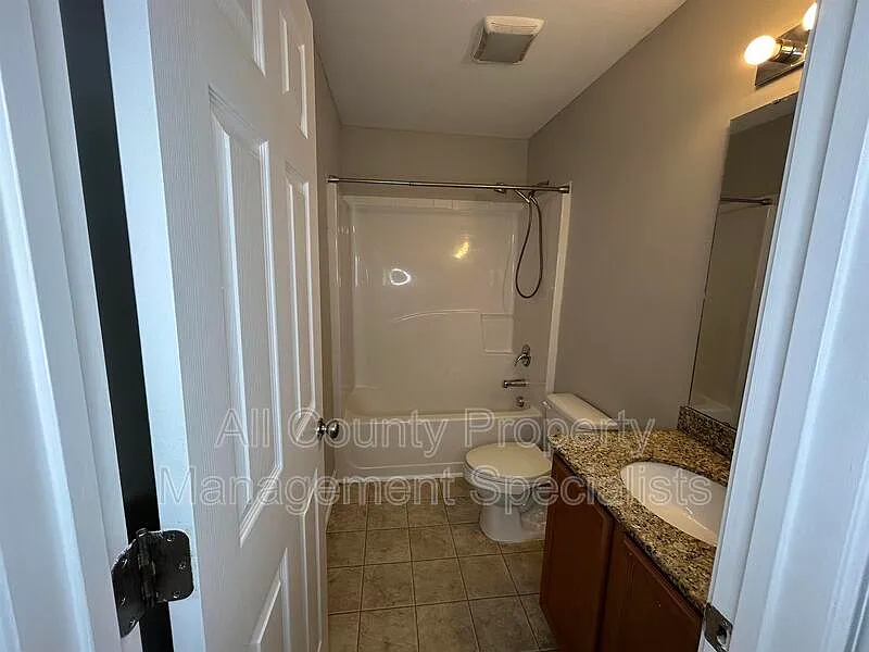 3 bed, 2.0 bath, 1278 sqft, $1,850 — Photo 3