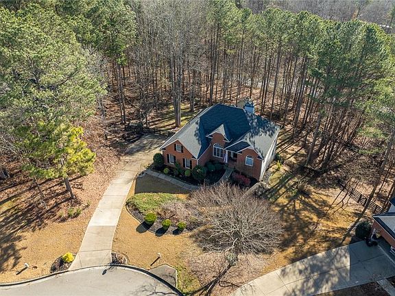 3rd image of 8935 Mountain Ridge Cir