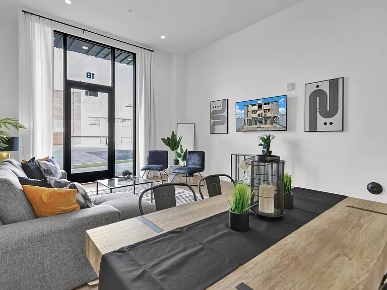 2323 2nd Ave S #1B — Photo 5