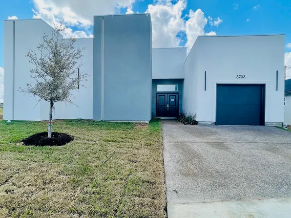 3703 Bella St, Laredo, TX 78046