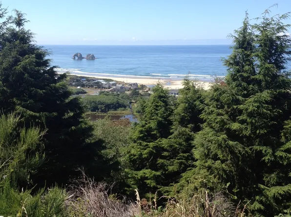 Hillside Dr #68, Rockaway Beach, OR 97136