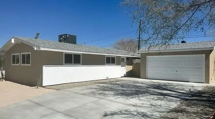 38714 Lilacview Ave — Photo 2