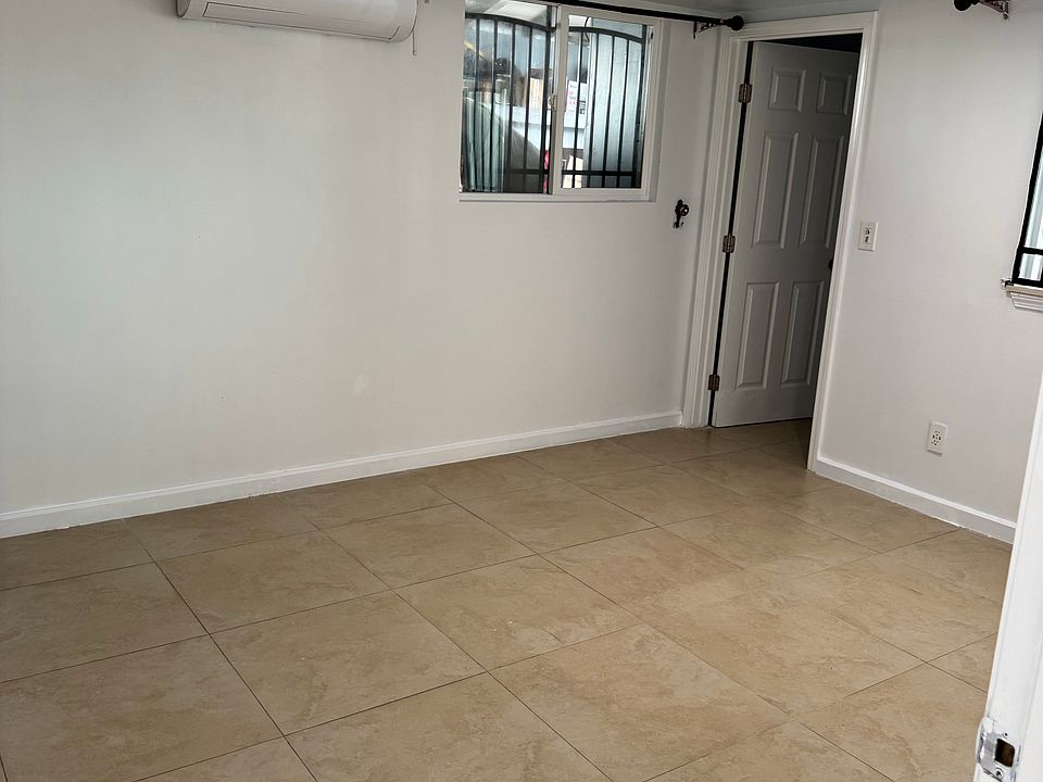1st bedroom