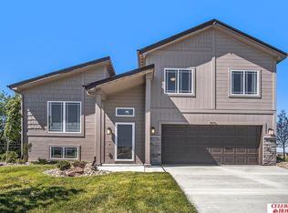 17714 Rose Lane Rd, Omaha, NE 68136