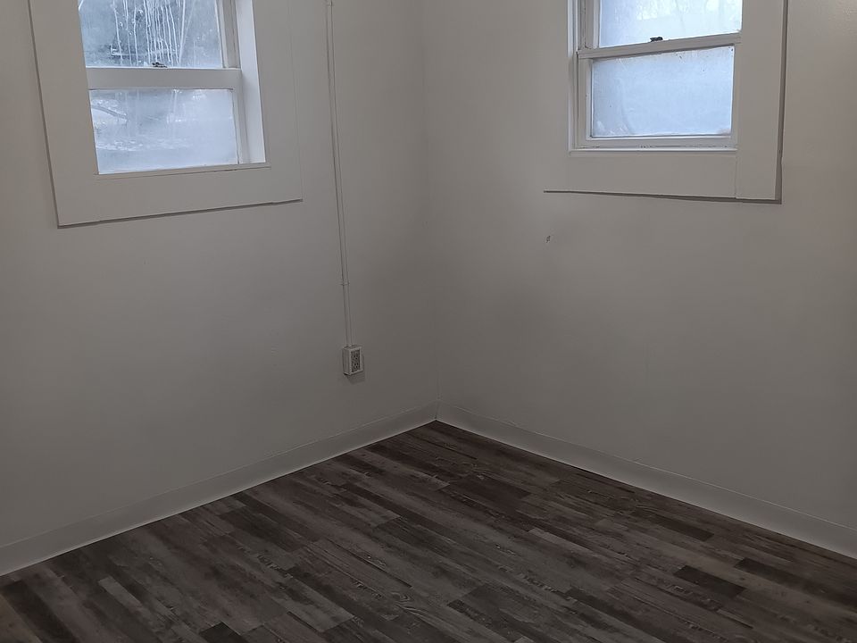 1st image of 344 1/2 Warren Ave