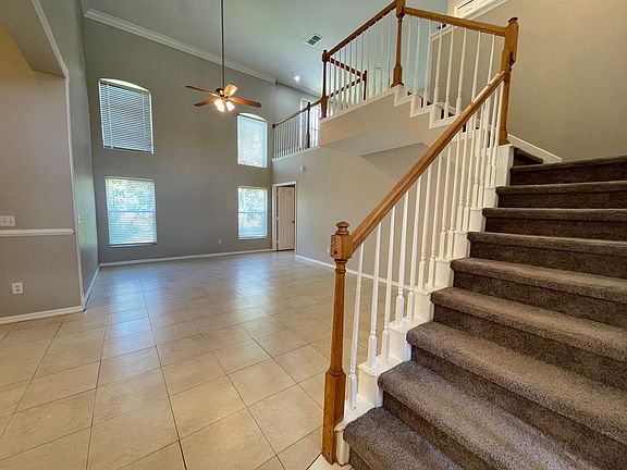 3rd image of 1096 Ballyshannon Pkwy