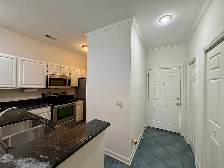 18009 Kings Point Dr #D — Photo 6