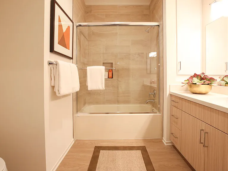 Baypointe Apartment Homes — Photo 10