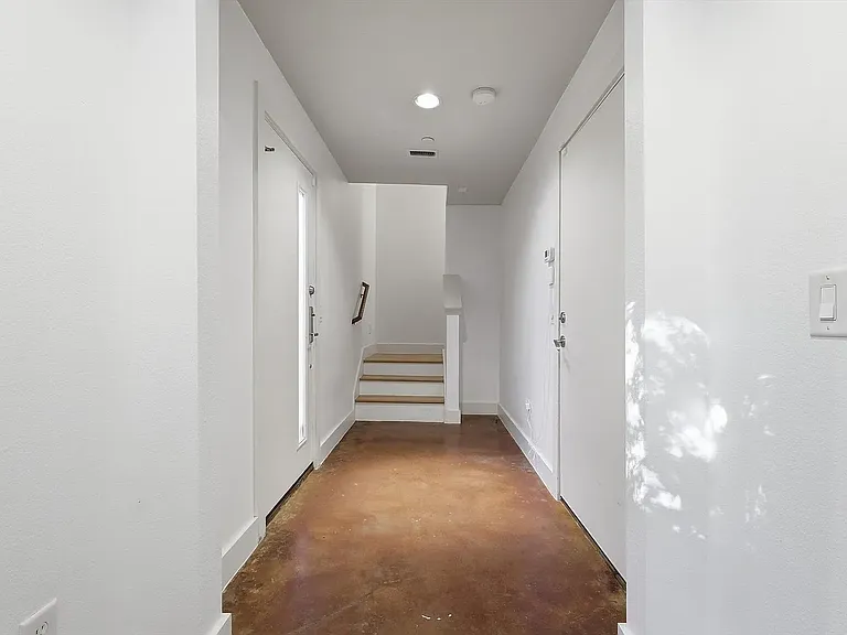 3930 Bowser Ave #10 — Photo 15