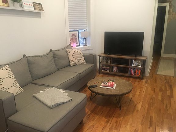 3rd image of 2226 W 18th Pl #1B