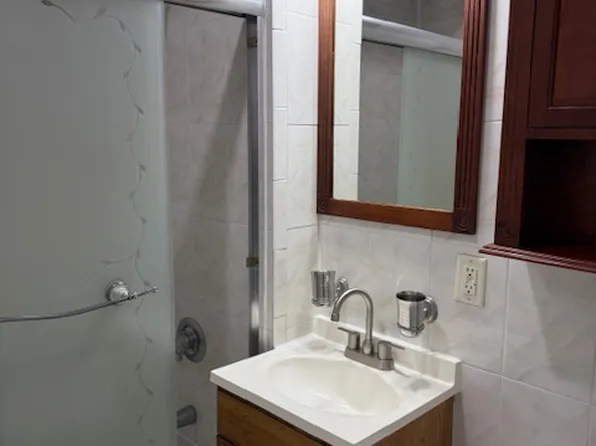 111 Stuyvesant Avenue image 2 of 10