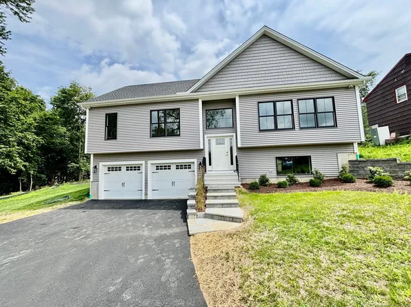 2 Garry Knolls, Danbury, CT 06810