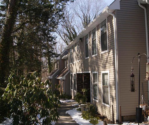 2nd image of 21 Barnes Ln #21B