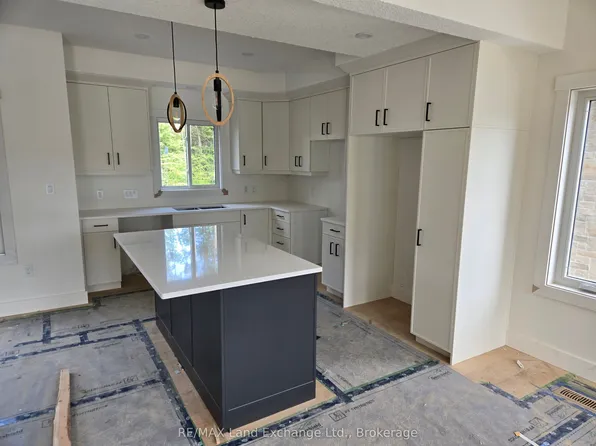 766 Campbell Ave, Kincardine, ON N2Z 1W1
