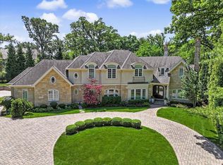 12 Carlisle Dr, Oak Brook, IL 60523