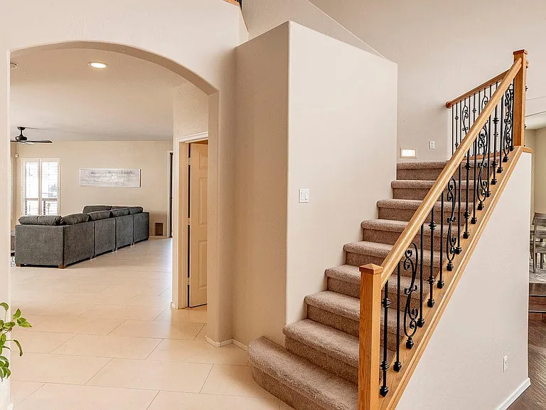4506 E Robin Ln — Photo 6