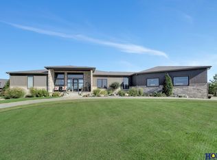 3830 Connemara Cir, Lincoln, NE 68520