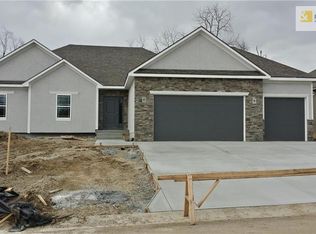 1403 NW Burr Oak Ln, Grain Valley, MO 64029