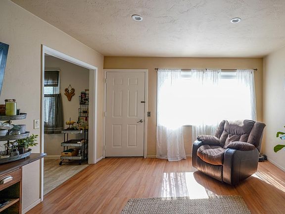 5th image of 1536 Soto St
