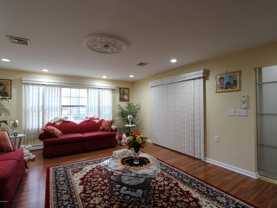 1st image of 204A Huntington Dr #1001