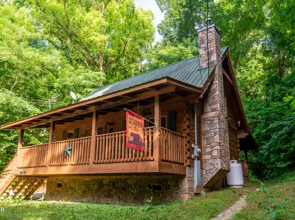 903 Hideaway Hills Cir, Sevierville, TN 37862