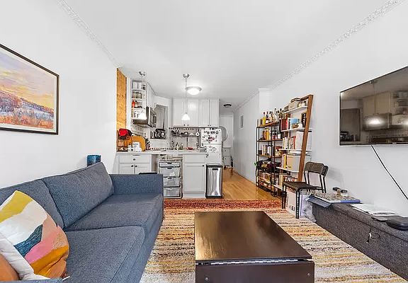 2nd image of 160 E 91st St APT 3K