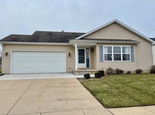 2715 Gill St, Bloomington, IL