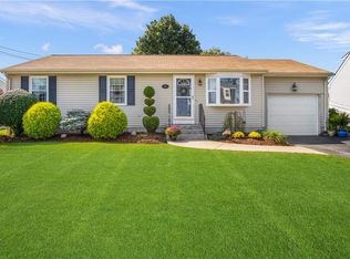 37 Briarcliffe Rd, Cranston, RI 02910