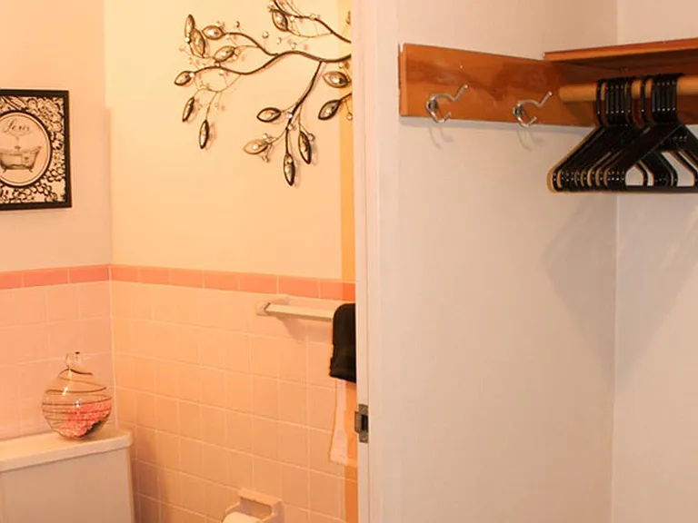 Capitol Hill Apartments — Photo 14