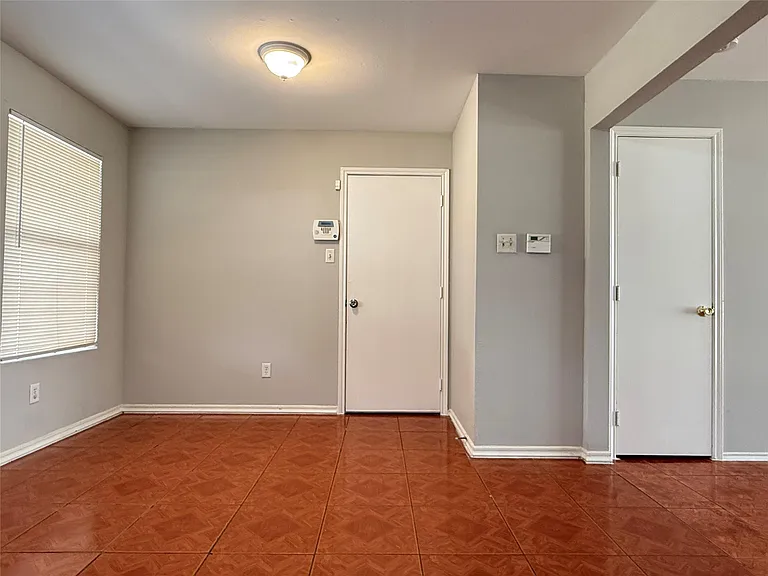 2403 Chalet Rd — Photo 4