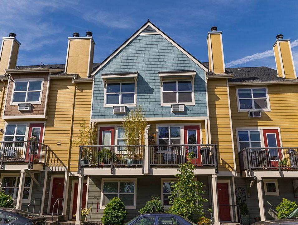 1st image of 750 SE Fairwinds Loop #750
