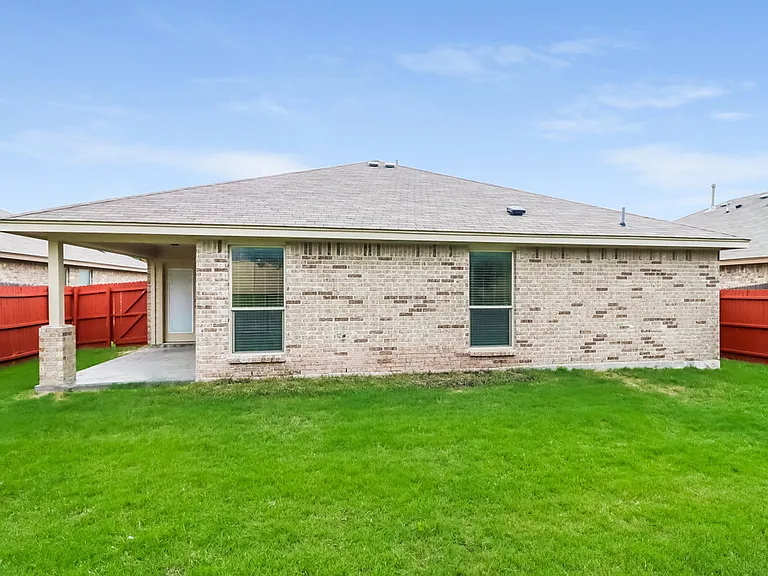 160 Spring Hollow Dr — Photo 16