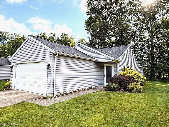 3rd image of 1933 Candlewood Dr