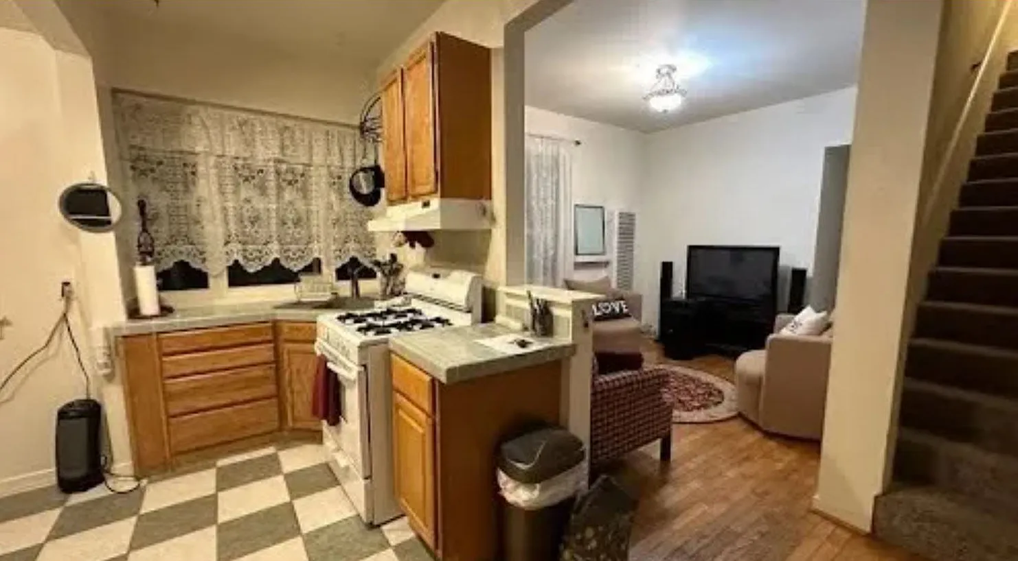 1 bed, 900 sqft, $2,250 — Photo 3