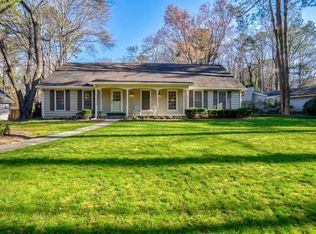 7135 Hunters Branch Dr, Sandy Springs, GA 30328