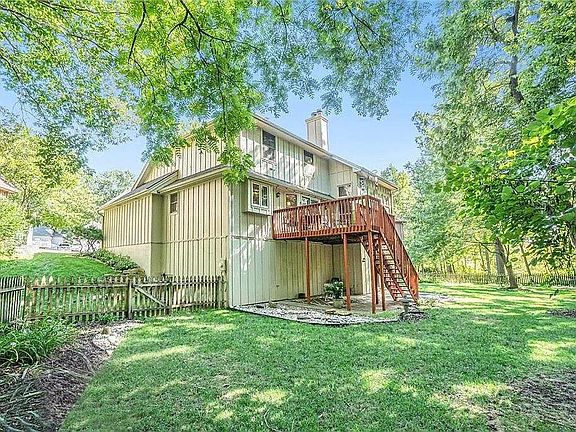 4th image of 1128 White Oak Ct