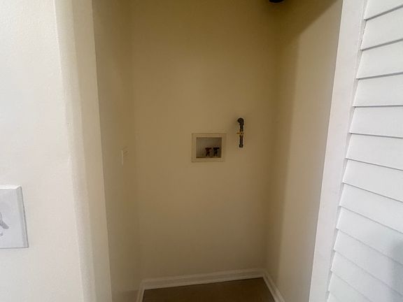 3rd image of 54 E 50th St #1E