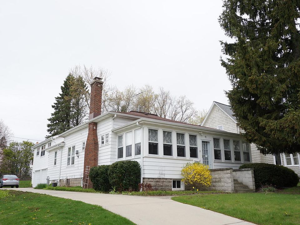 1st image of 813 W Larabee St