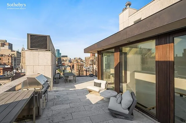 Sold by Sotheby's International Realty | media 47