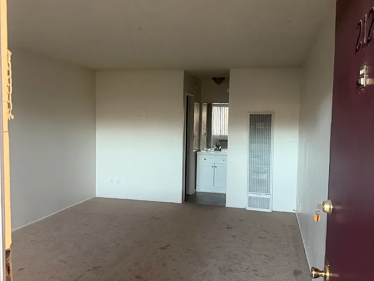Continental Etiwanda Apartments — Photo 3