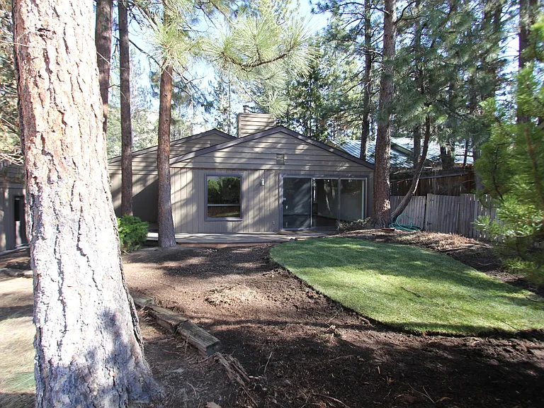 1775 SW Knoll Ave — Photo 5