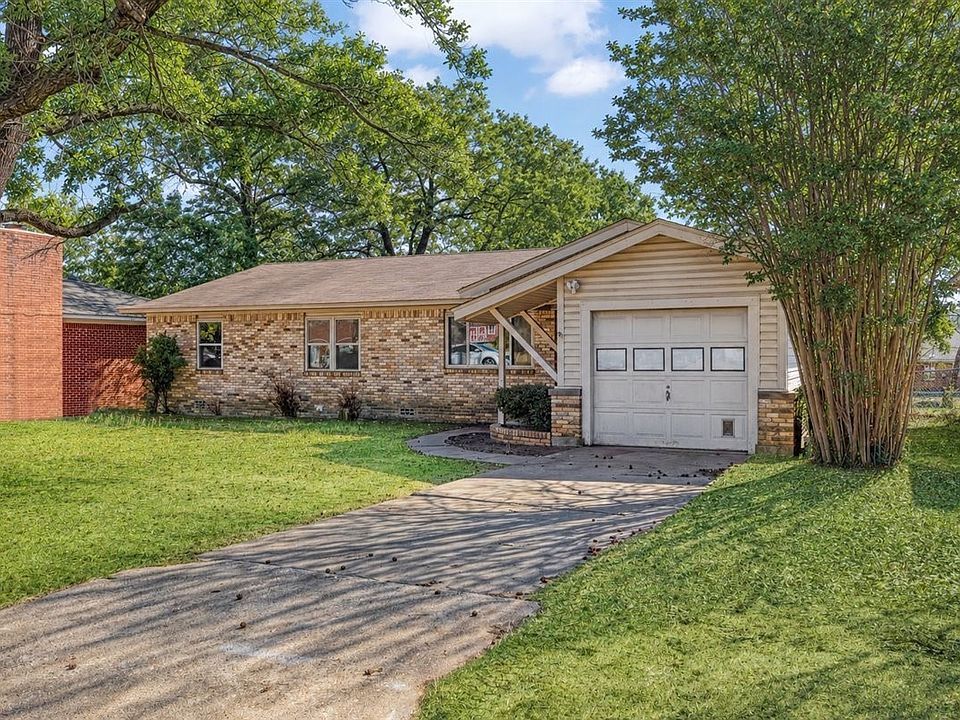 1st image of 2922 Stafford Dr