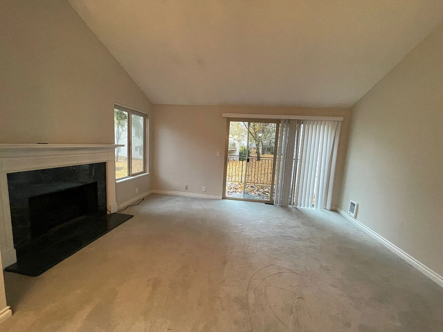 11775 SW Boones Bend Drive ~ Brilliant Condo in Beautiful Community! — Photo 4