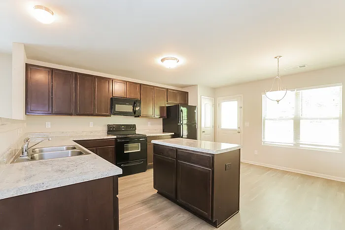 165 Rockingham Dr — Photo 7
