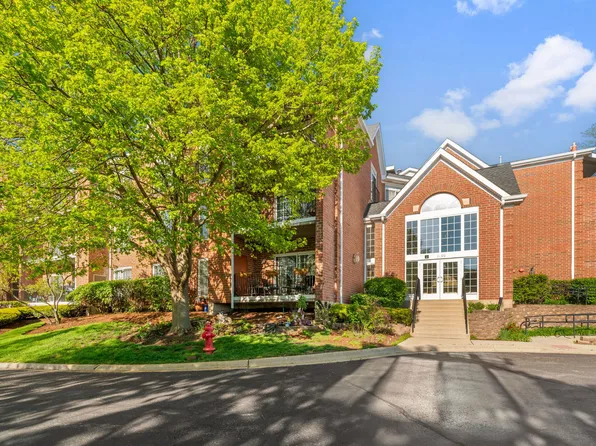 97 Hunt Club Dr #97, Saint Charles, IL 60174