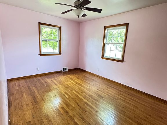 4th image of 517 Westgate Dr