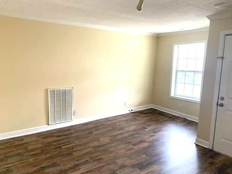 225 Dunnaway St — Photo 5