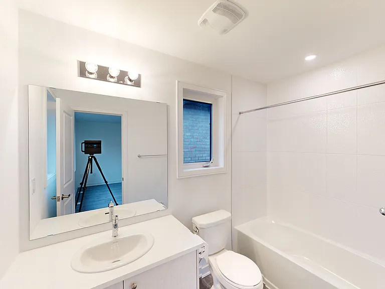 126 Blue Forest Cres — Photo 37