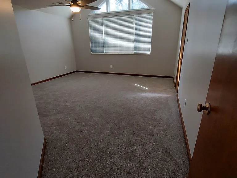 1335 Windamere Rd — Photo 11